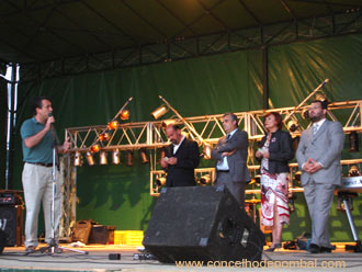 Na foto, durante a inauguração oficial da Feira:  Manuel António - Presidente da Junta da Freguesia da Guia,  Carlos Mota Carvalho Presidente do Grupo Desportivo Guiense, Narciso Mota - Presidente da Camara Municipal de Pombal, Ofélia Moleiro deputada na Assembleia da Républica e Adelino Mendes  representante do Governo Civil do Distrito de Leiria.